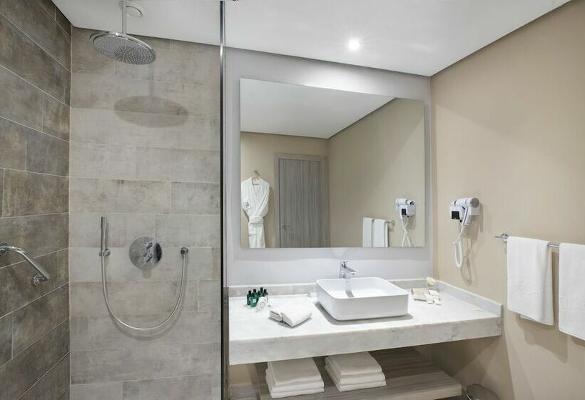 اتاق خانوادگی, Marina Bay Tanger