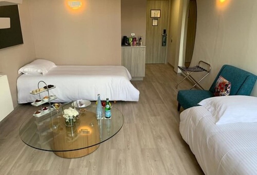 اتاق خانوادگی, Marina Bay Tanger