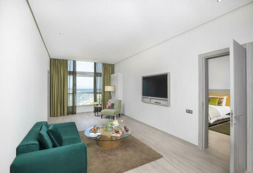 سوییت جونیور لوکس, Marina Bay Tanger