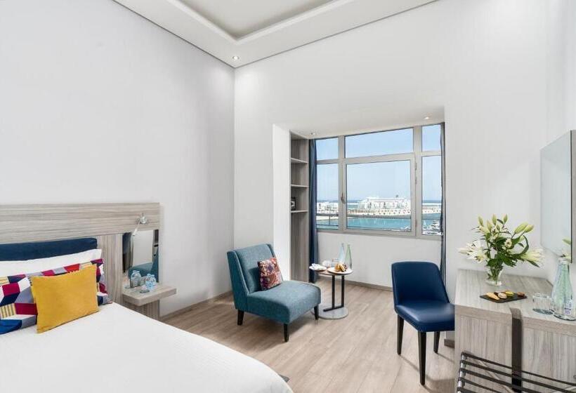 Superior suite with view, Marina Bay Tanger