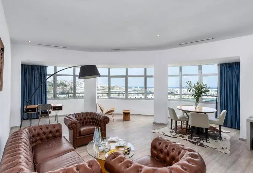 Superior suite with view, Marina Bay City Center