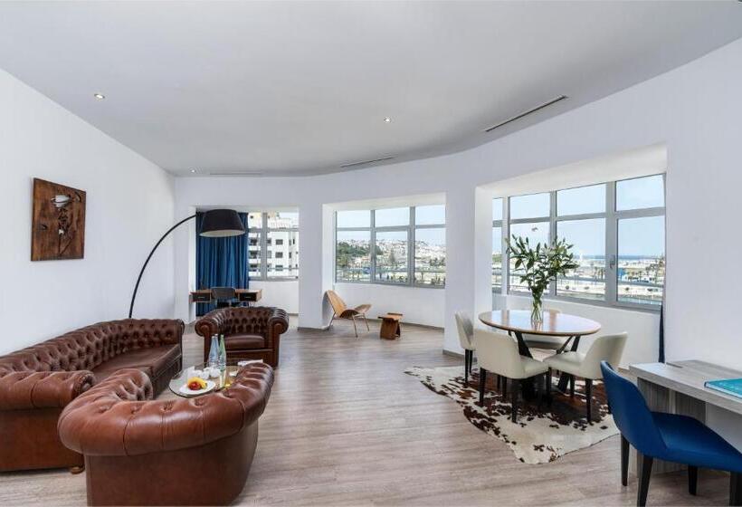 Superior suite with view, Marina Bay Tanger