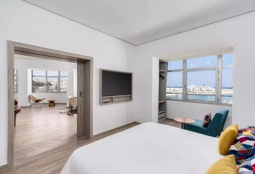 Superior suite with view, Marina Bay City Center
