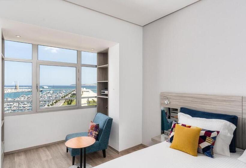 Superior suite with view, Marina Bay Tanger