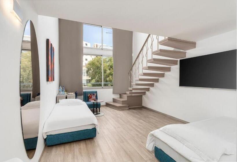 اتاق خانوادگی, Marina Bay Tanger