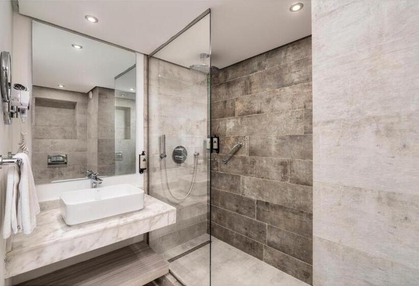 اتاق خانوادگی, Marina Bay Tanger