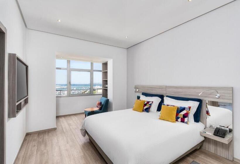 سوییت جونیور لوکس, Marina Bay Tanger