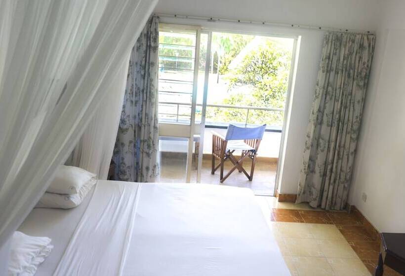 Camera Standard, Reef Hotel Mombasa