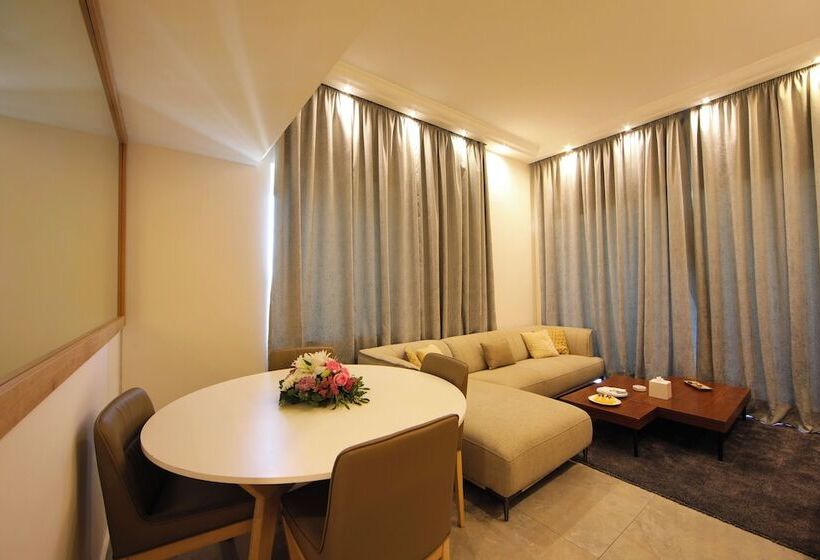 سوئیت با چشمانداز, Riviera Hotel Beirut