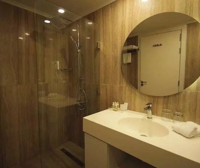 اتاق سوپریور با چشمانداز دریا, Riviera Hotel Beirut
