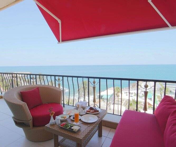 سوئیت پریمیوم, Riviera Hotel Beirut