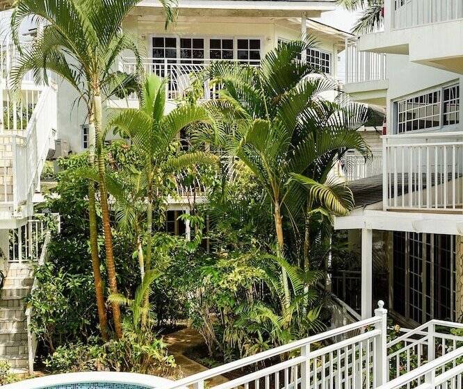 اتاق سوپریور, Rondel Village