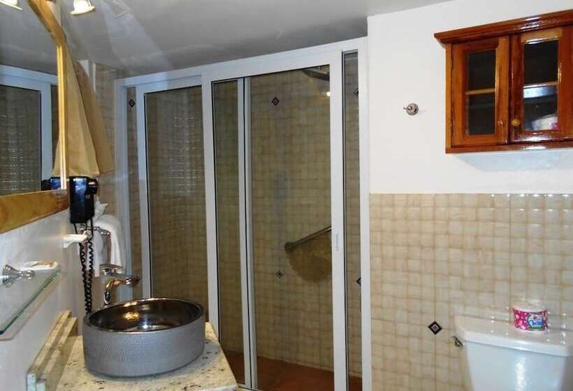 ویلای 2 خوابه, Rondel Village