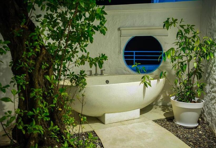 ویلای 1 خوابه با چشم‌انداز دریا, Trident