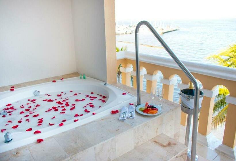 オーシャンビューのジャグジー付スタンダードルーム, All Ritmo Cancun Resort & Water Park