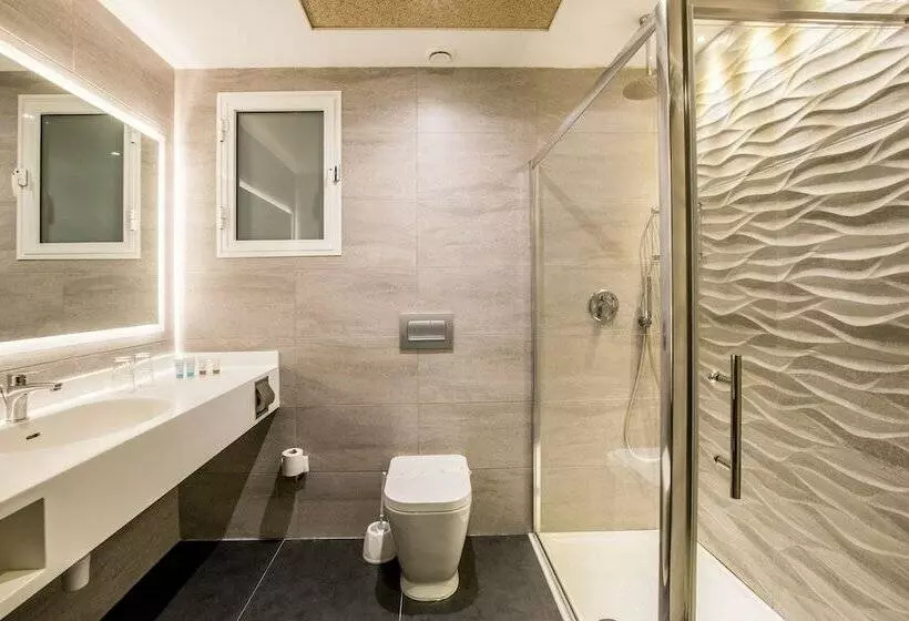 اتاق استاندارد با چشم‌انداز دریا, Doubletree by Hilton Malta