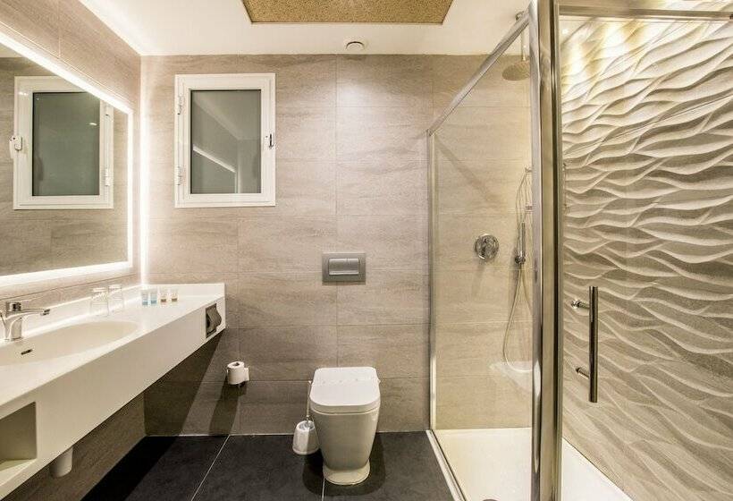 اتاق استاندارد سه نفره, Doubletree by Hilton Malta