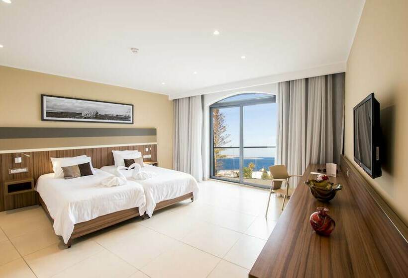اتاق سه نفره سوپریور با چشمانداز دریا, Doubletree by Hilton Malta
