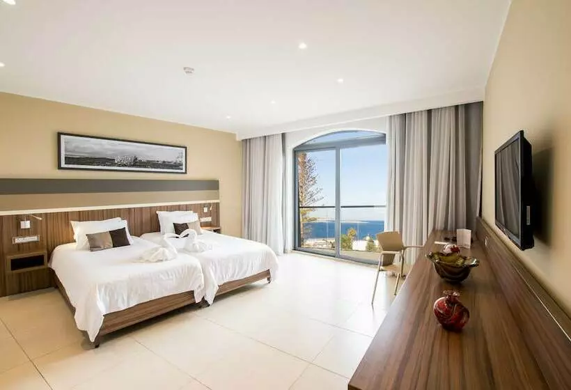 اتاق سه نفره سوپریور با چشم‌انداز دریا, Doubletree by Hilton Malta