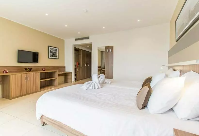 اتاق سه نفره سوپریور با چشم‌انداز دریا, Doubletree by Hilton Malta