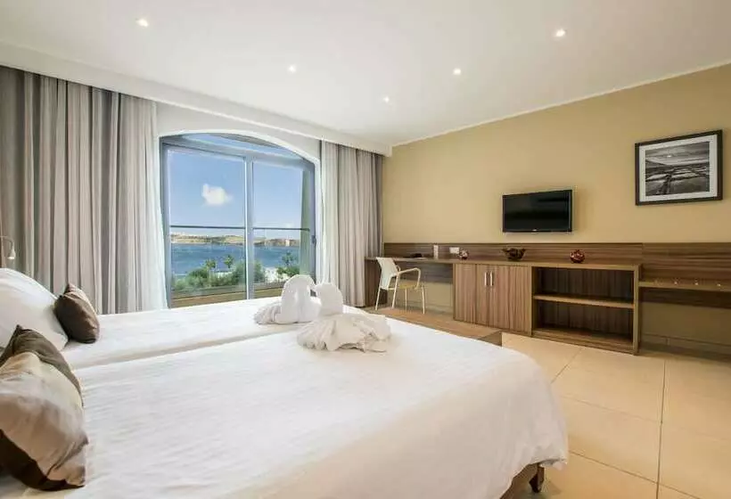 اتاق سه نفره سوپریور با چشم‌انداز دریا, Doubletree by Hilton Malta