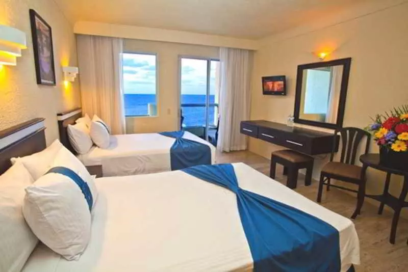 اتاق استاندارد با چشم‌انداز دریا, Aquamarina Beach Resort