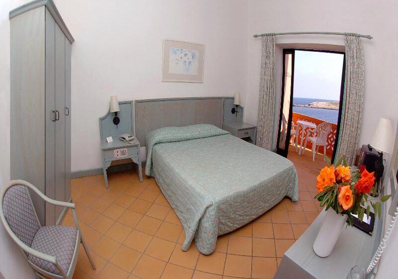 اتاق استاندارد با چشمانداز دریا, Comino