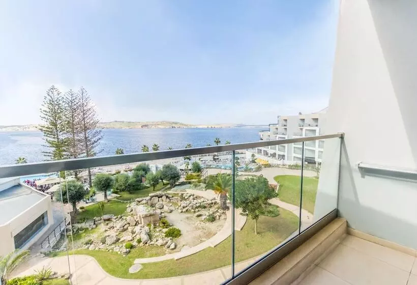 اتاق سوپریور با چشم‌انداز دریا, Doubletree by Hilton Malta