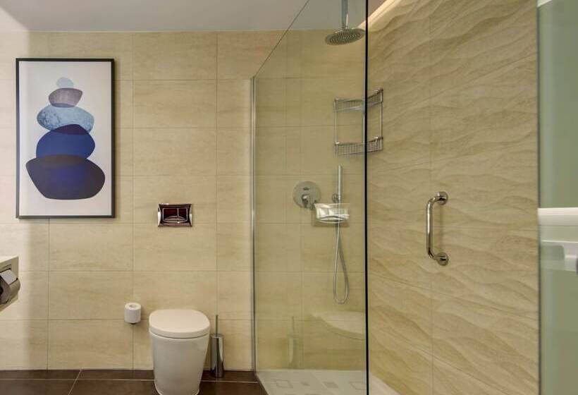 اتاق استاندارد با چشم‌انداز دریا, Doubletree by Hilton Malta