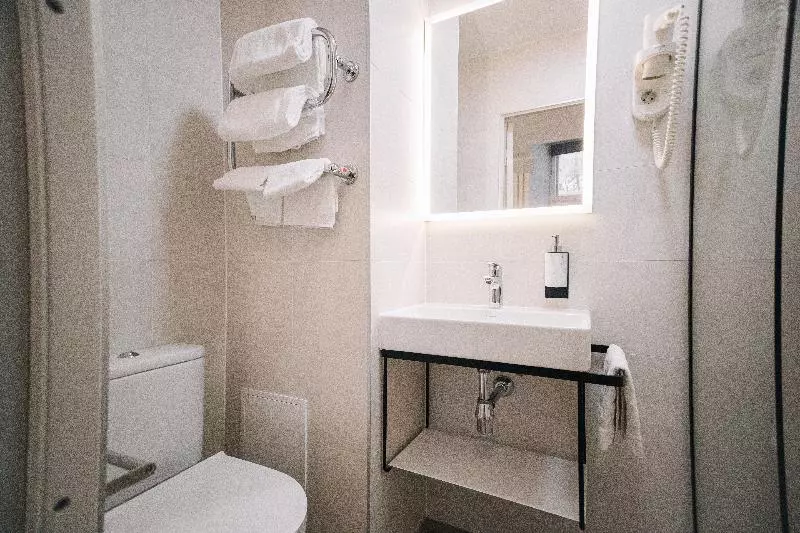 اتاق استاندارد یک نفره, Doubletree by Hilton Malta