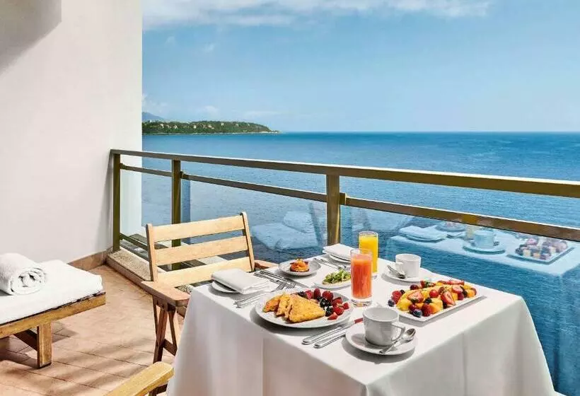 اتاق لوکس با تخت بزرگ, Fairmont Montecarlo