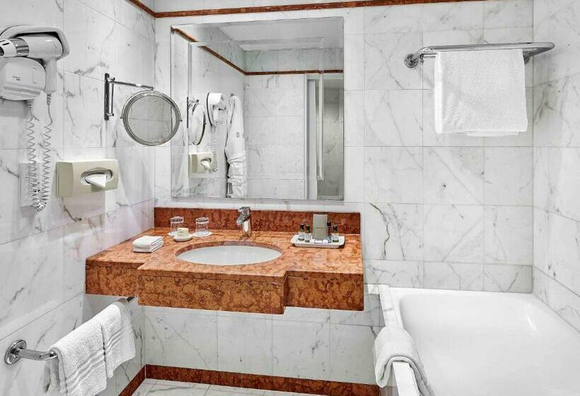 اتاق لوکس با تخت بزرگ, Fairmont Montecarlo