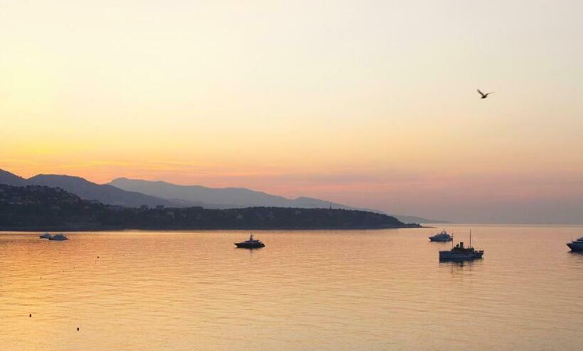 Habitació Deluxe Llit King, Fairmont Montecarlo