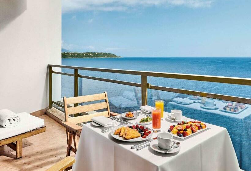 سوئیت جونیور با چشم‌انداز باغ, Fairmont Montecarlo