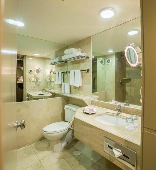 Номер Стандарт Вид на Город, Holiday Inn Guadalajara Expo Plaza Del Sol, An Ihg