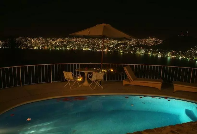 اتاق کلاب, Las Brisas Acapulco