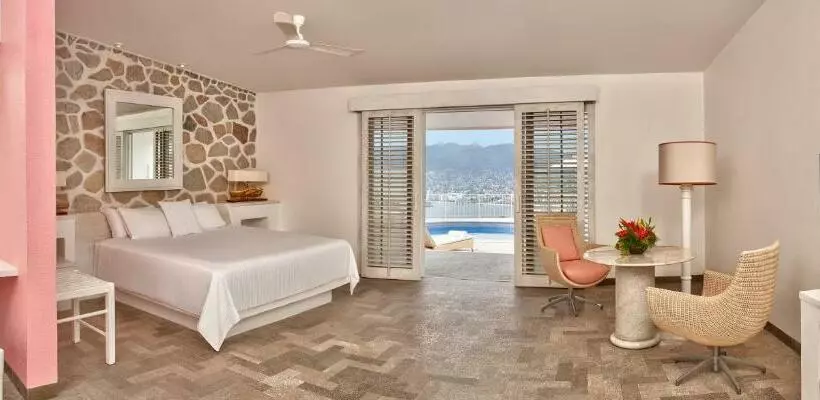 اتاق کلاب, Las Brisas Acapulco