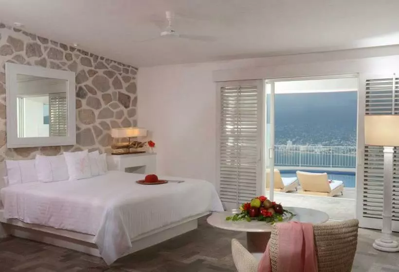 سوییت جونیور, Las Brisas Acapulco