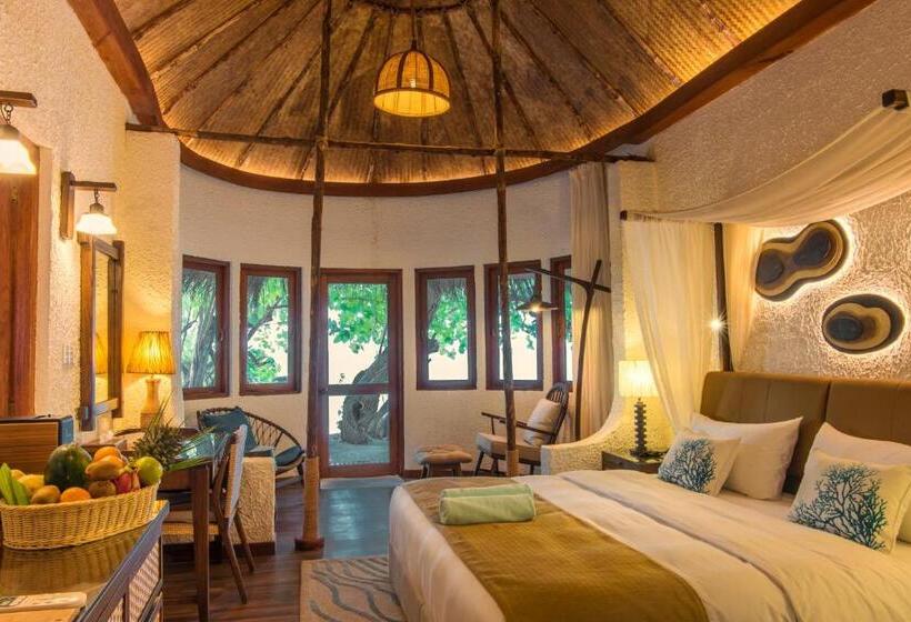 بانگلوی لوکس, Makunudu Island