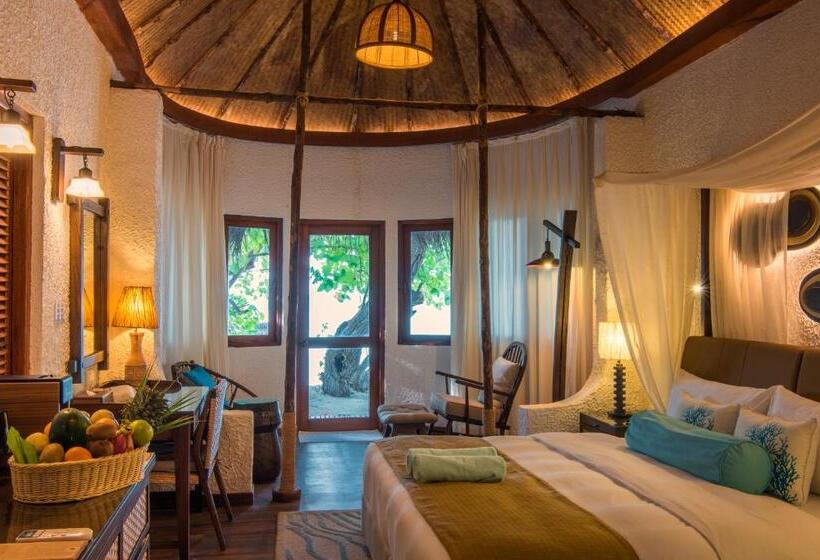 بانگلوی لوکس, Makunudu Island