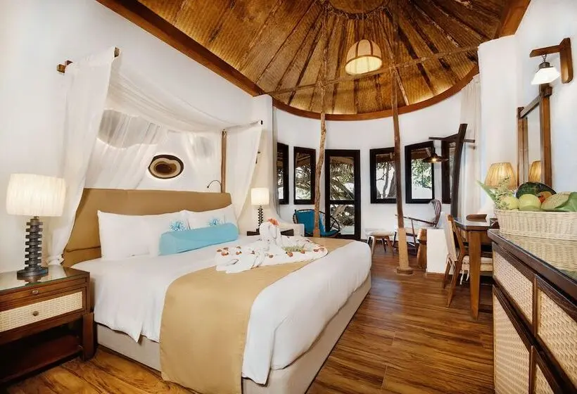 بانگلوی لوکس, Makunudu Island