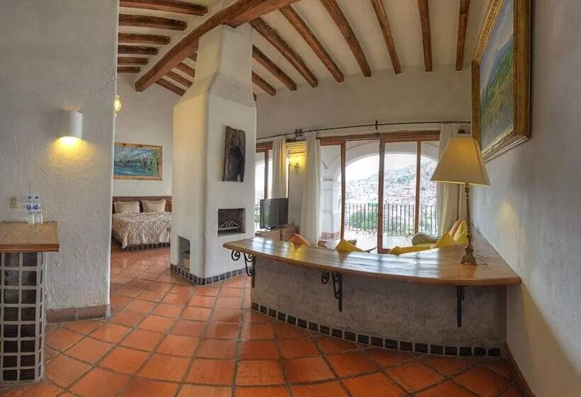 デラックススイート, Posada De La Mision, Hotel Museo Y Jardin