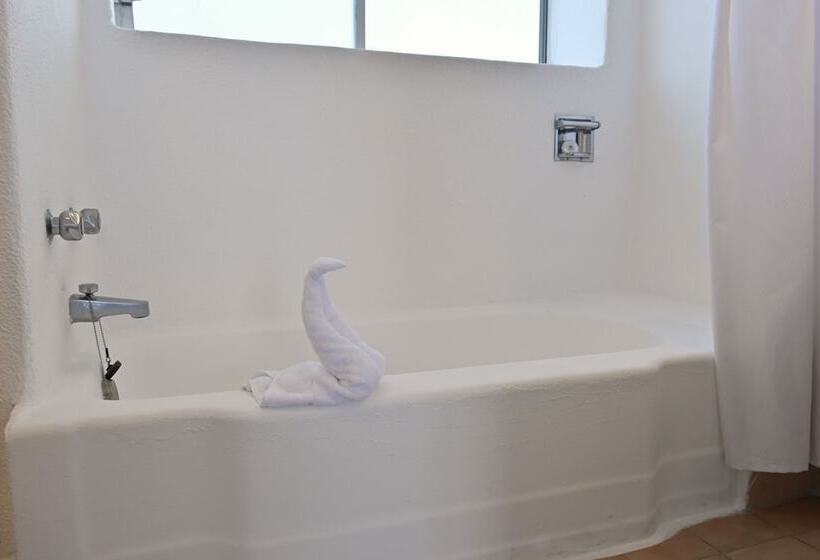 غرفه قياسيه سريرين مزدوجين, Ritz Acapulco All Inclusive