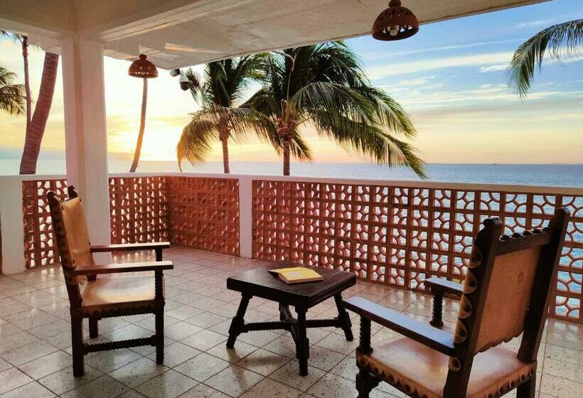 חדר משפחתי, Rosita