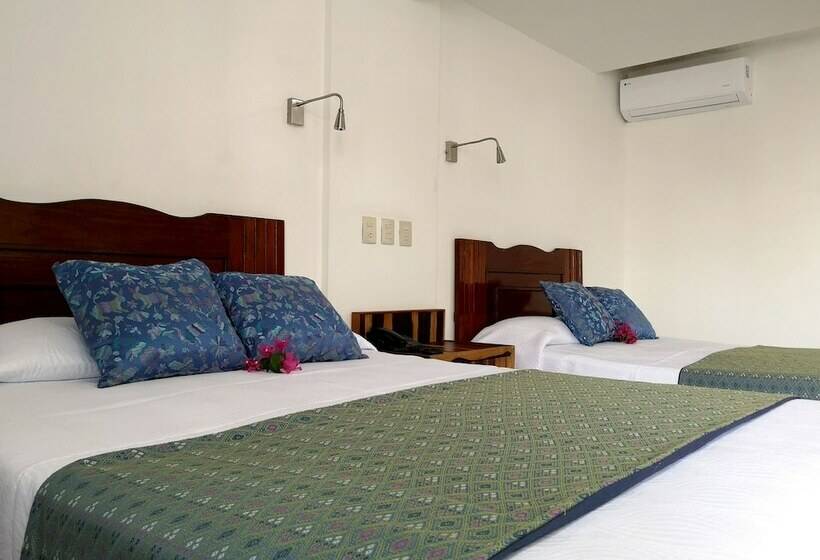 غرفه قياسيه سريرين مزدوجين, Rosita