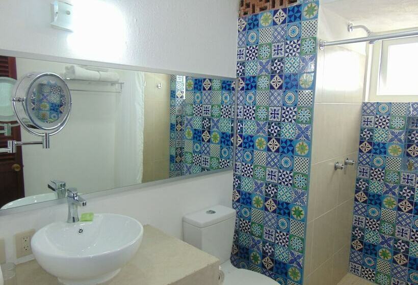 스탠다드 룸 더블 침대 2개, Rosita