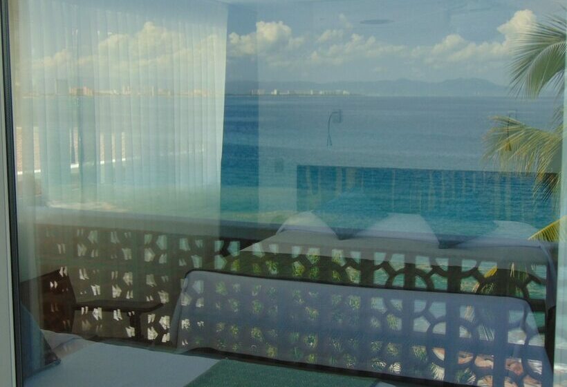 스탠다드 룸 더블 침대 2개, Rosita