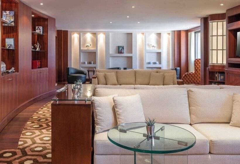 اتاق کلاب, Sheraton Oman