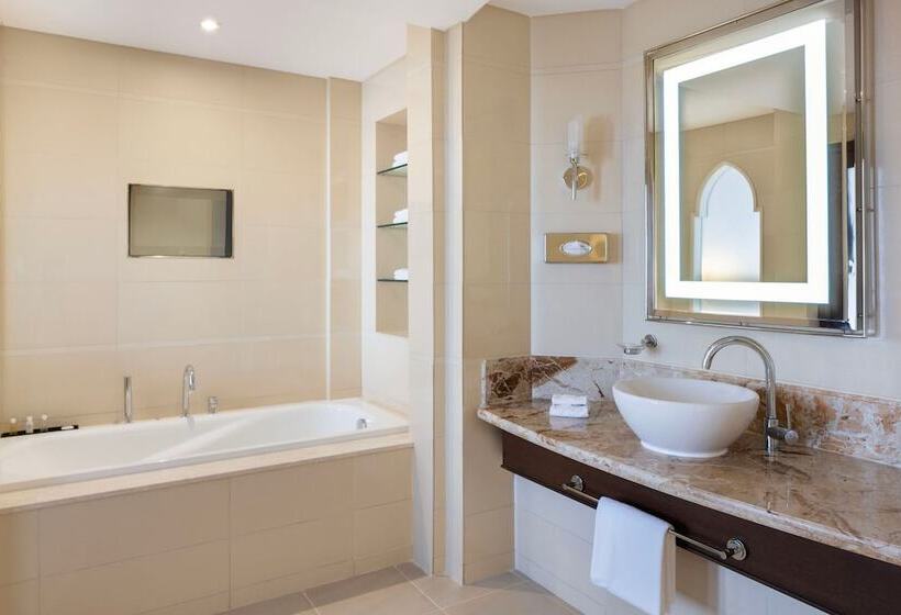 سوییت جونیور, Sheraton Oman