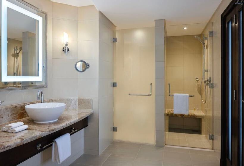 سوییت جونیور, Sheraton Oman